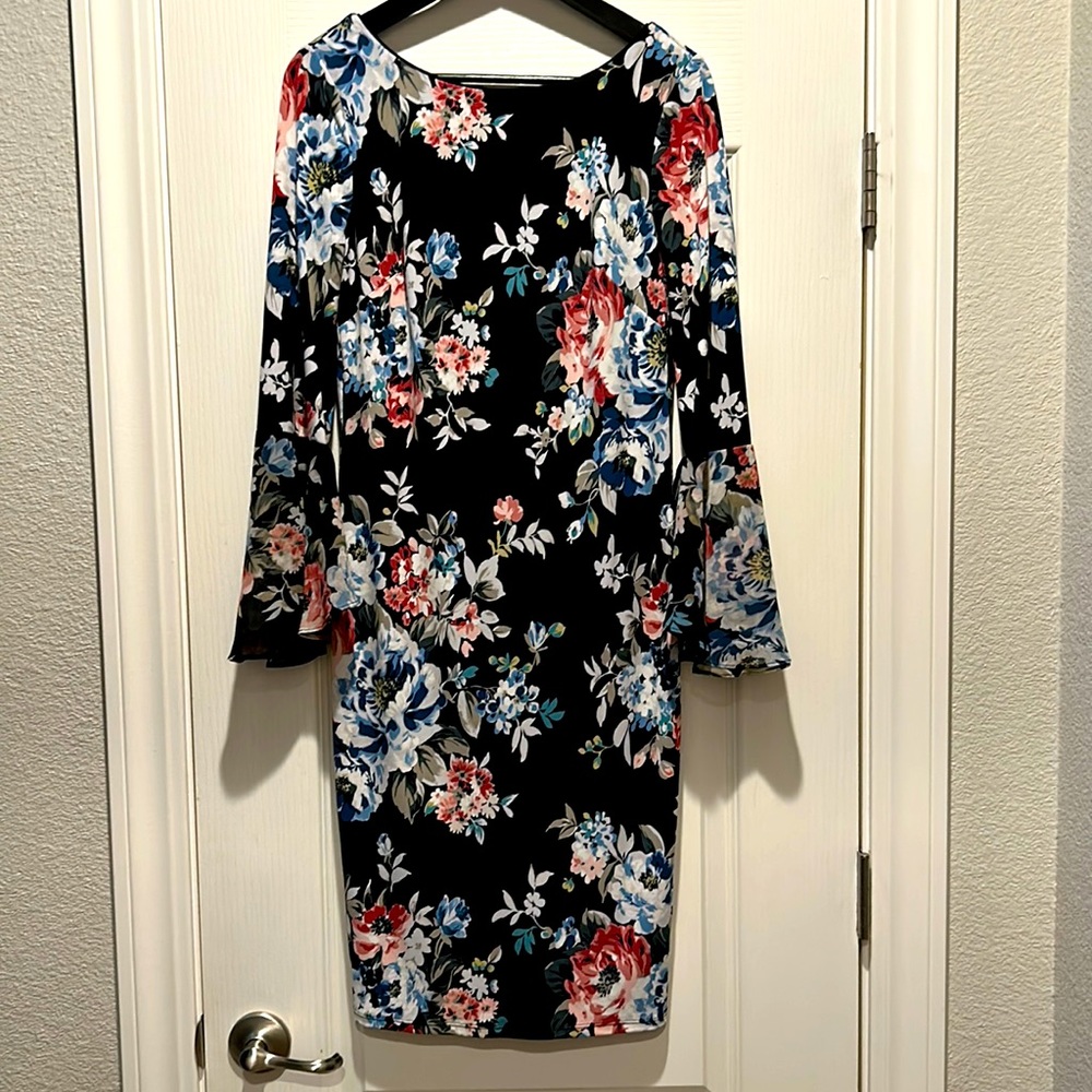WHBM FLORAL DRESS. FLOWY BELL 3/4 LENGTH SLEEVES. Measurements listed.